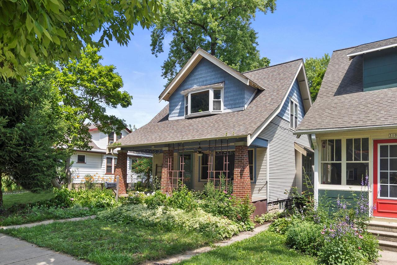314 N 68th St, Wauwatosa, WI 53213