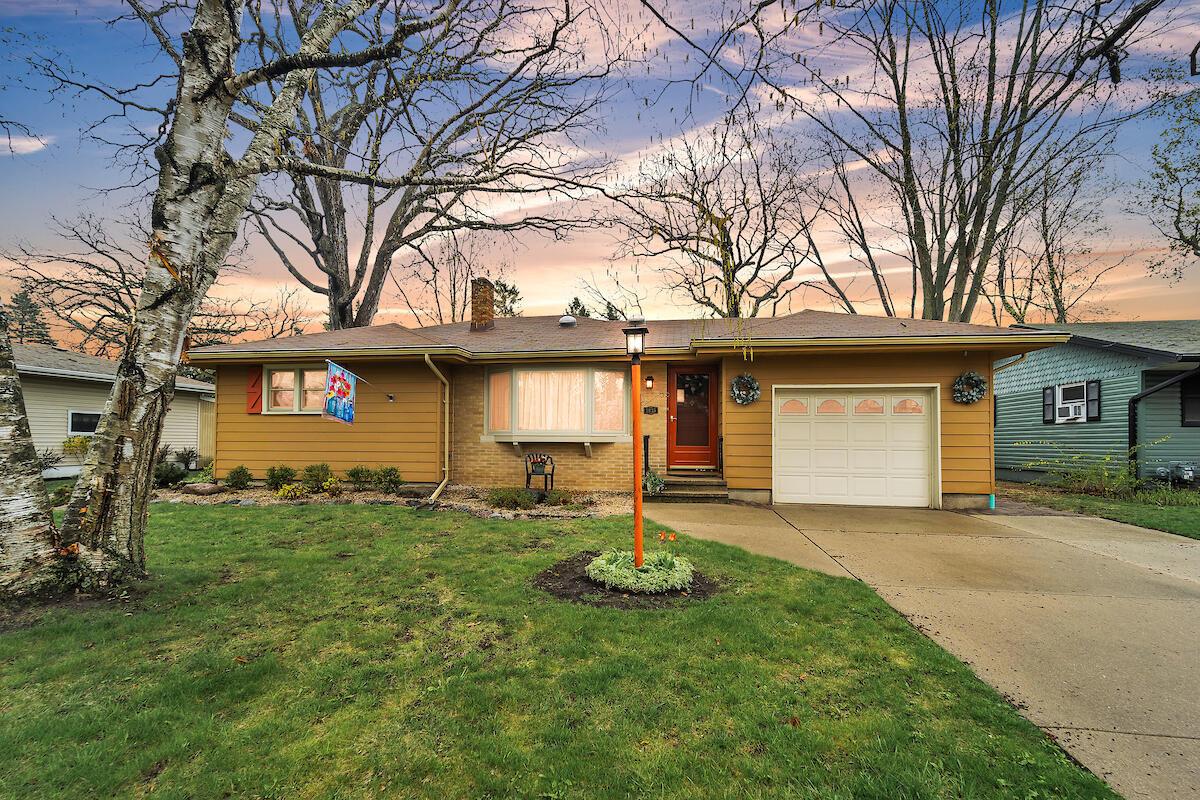1835 89th Pl, Pleasant Prairie, WI 53143
