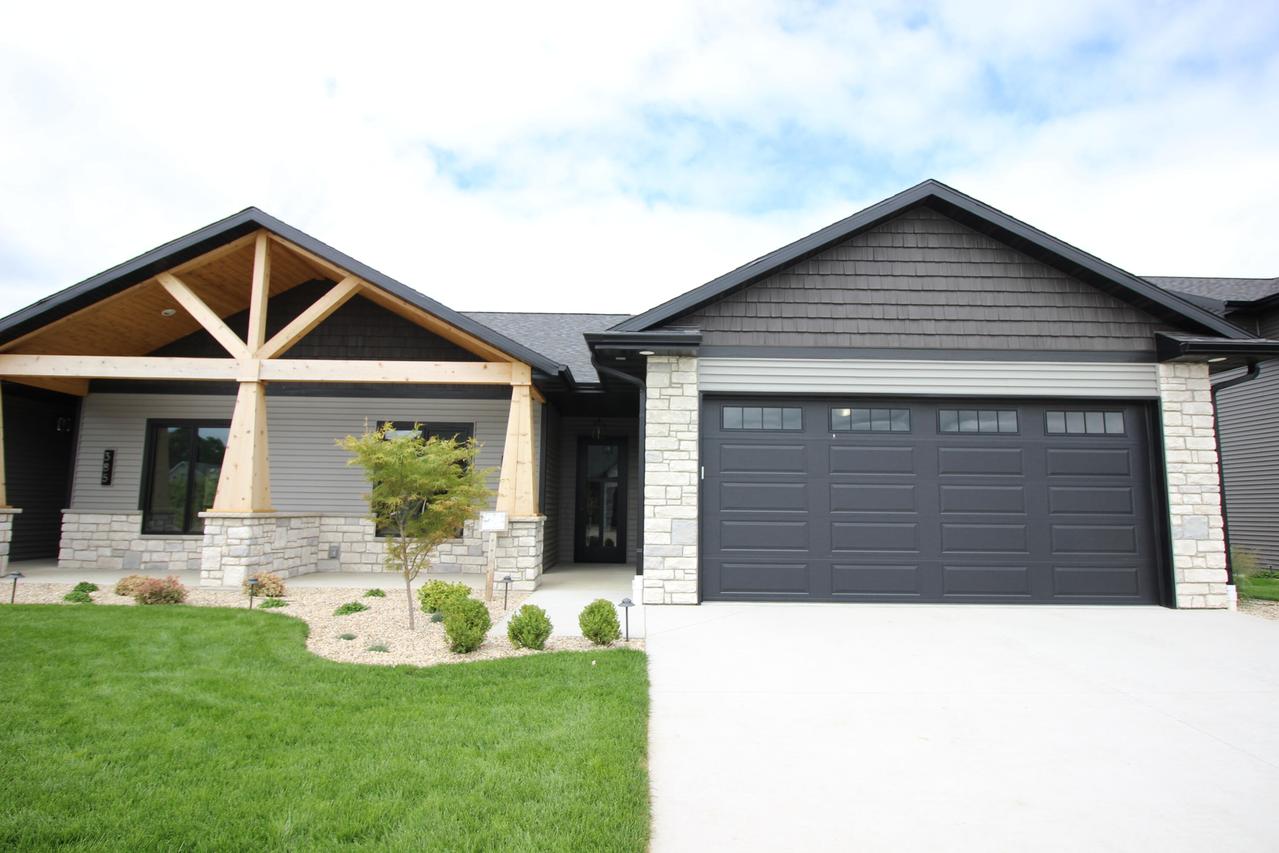 353 Ridge View #11, Milton, WI 53563