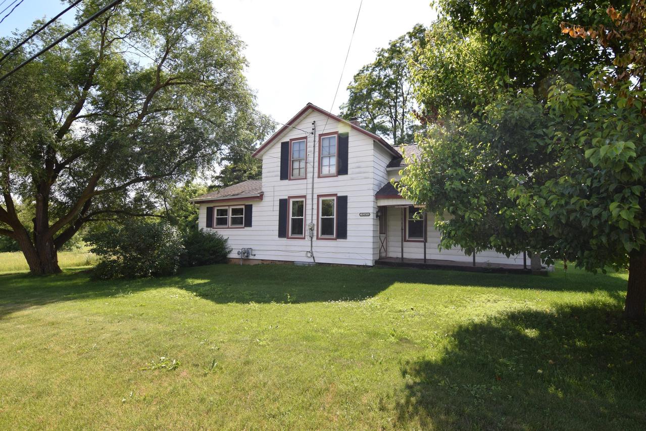 5245 S Martin Rd, New Berlin, WI 53146