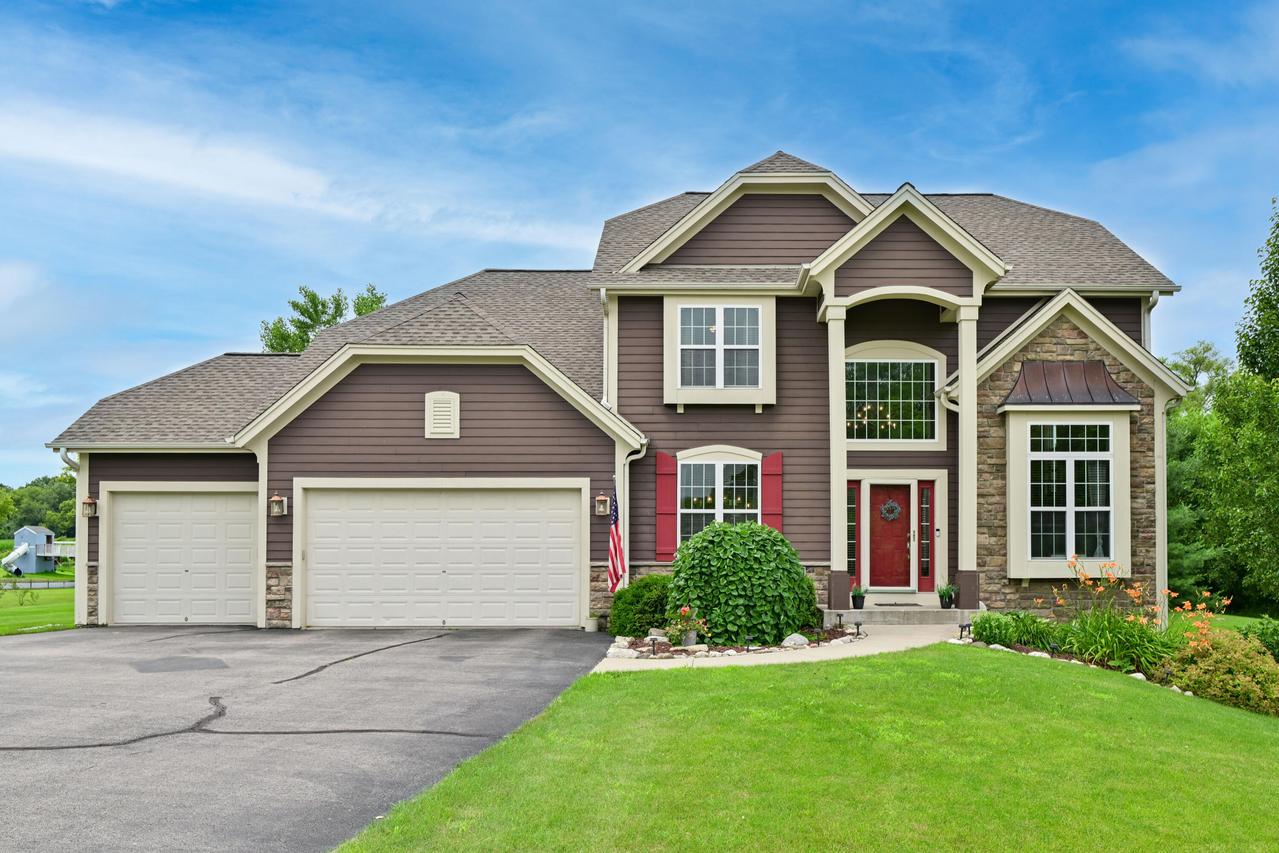 N7757 Crest Hill, East Troy, WI 53120