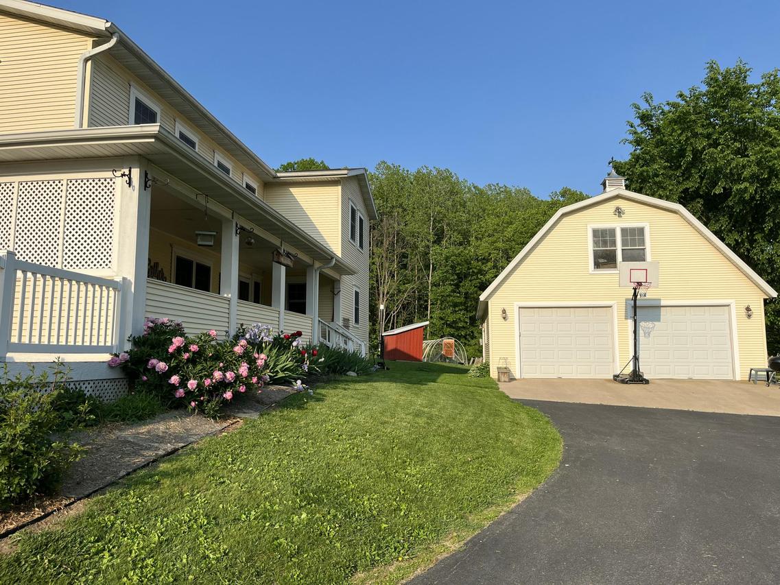 6556 Farmland Ave, Sparta, WI 54656