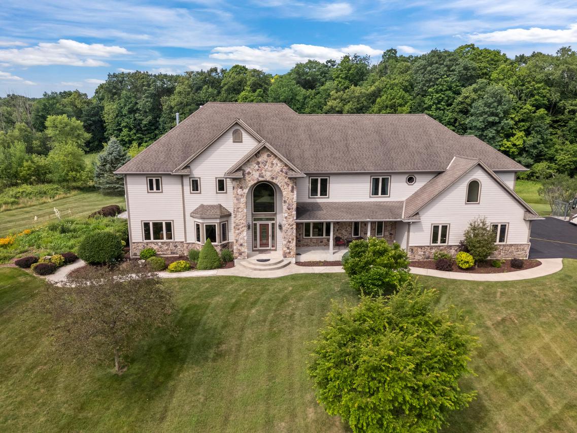 5005 Pleasant Hill, Richfield, WI 53076