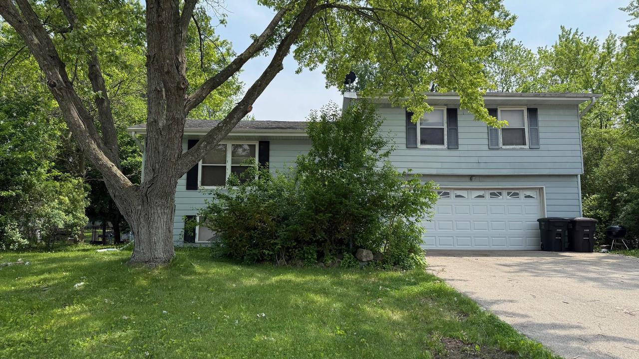 701 Aber Dr, Waterford, WI 53185