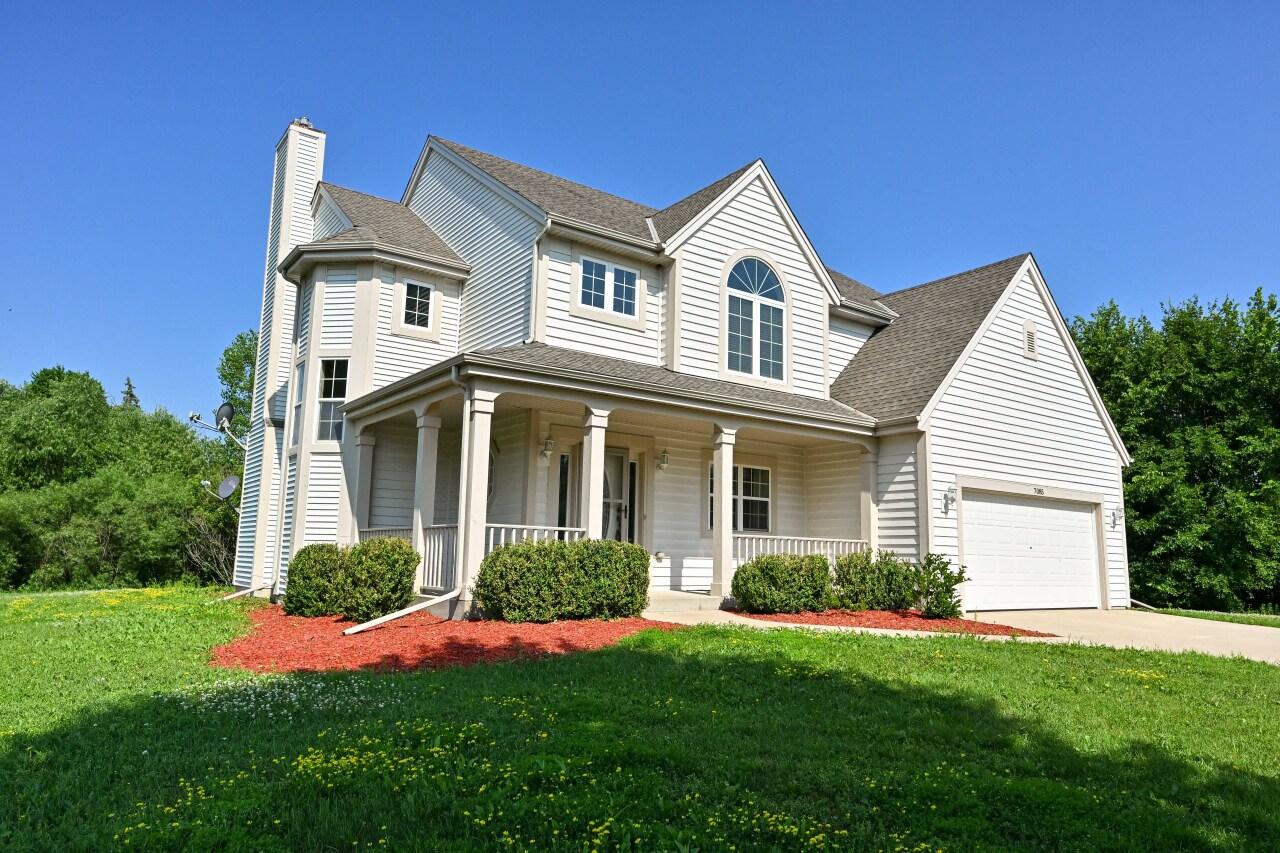 7085 S Carmel Dr, Franklin, WI 53132