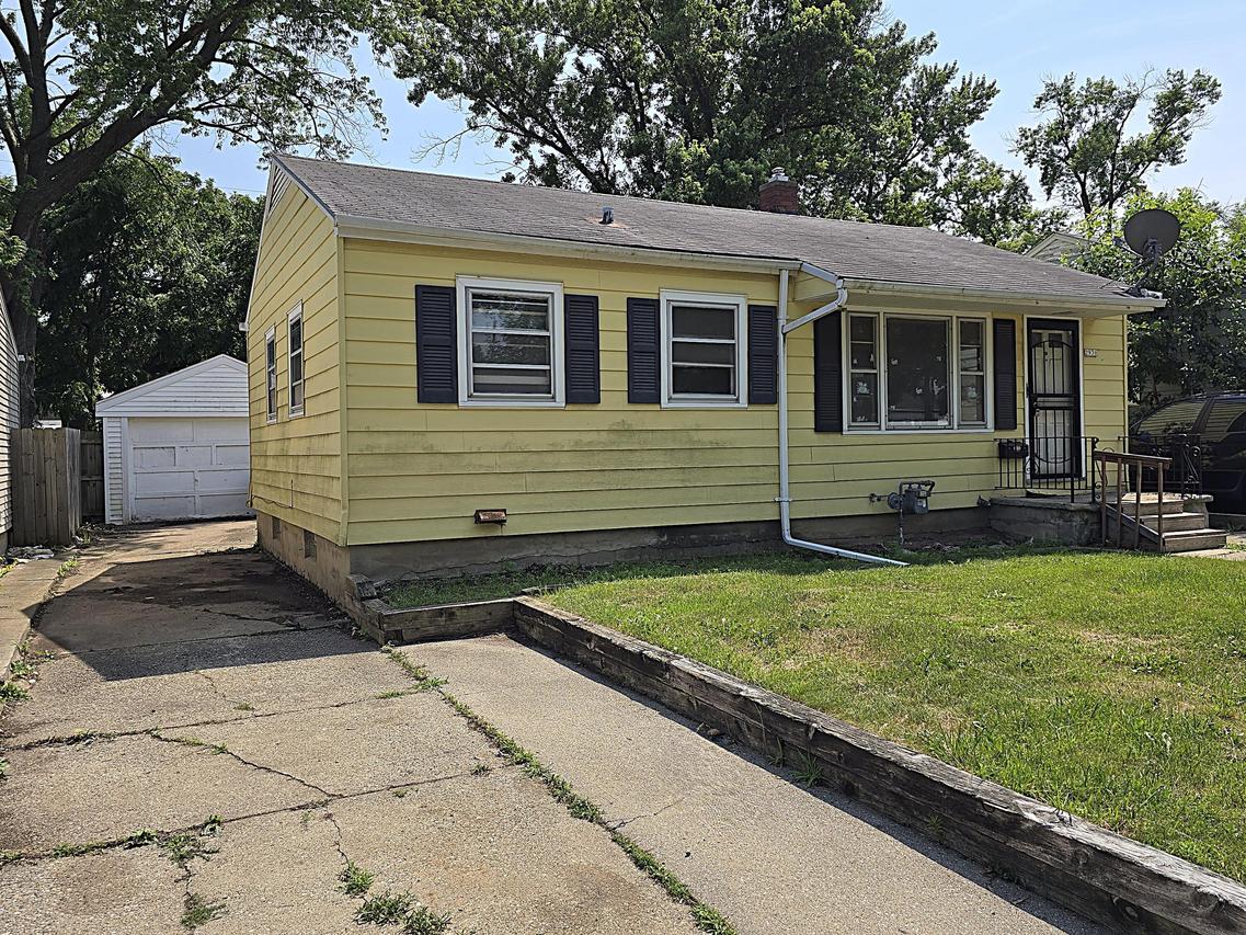 2939 W Carmen Ave, Milwaukee, WI 53209