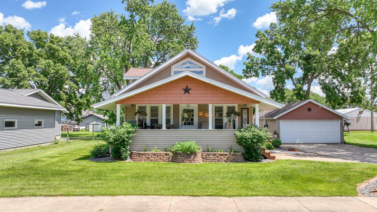 405 S Urberg Ave, Blair, WI 54616