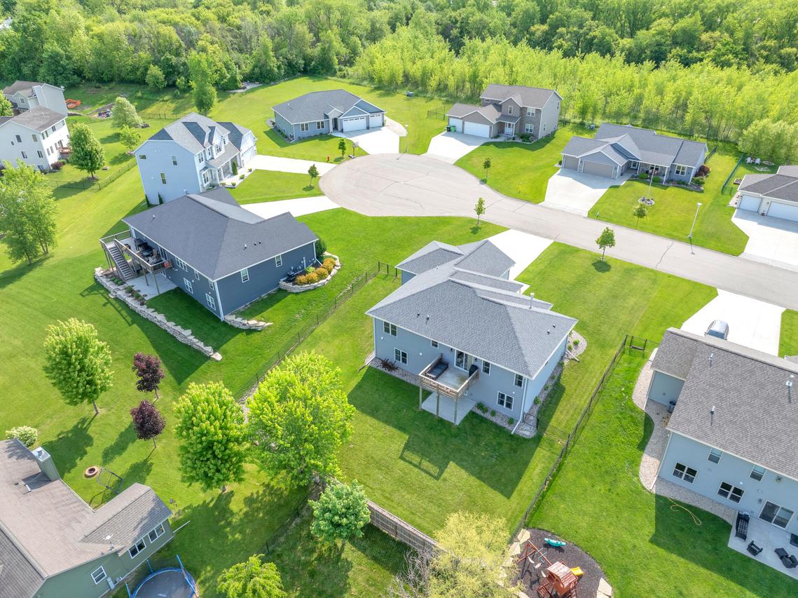 110 Foxview Ct, Beaver Dam, WI 53916