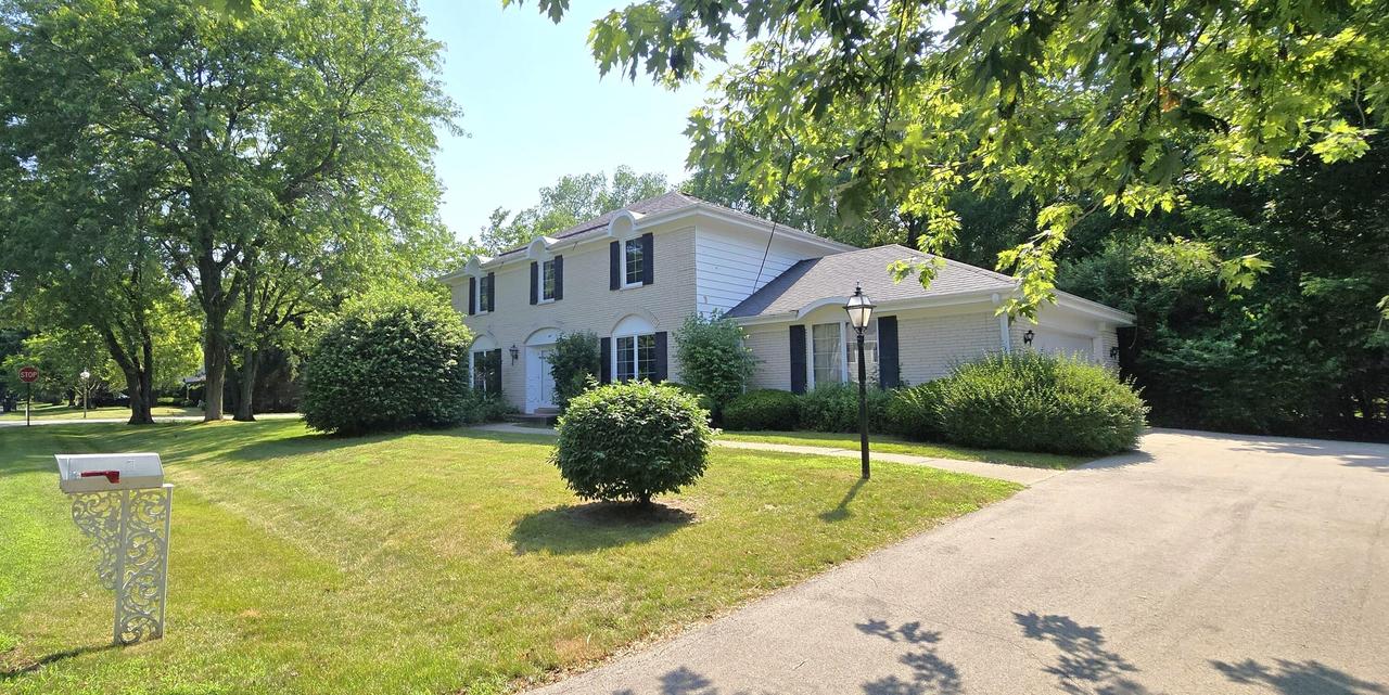 1 Birchwood Ct, Wind Point, WI 53402