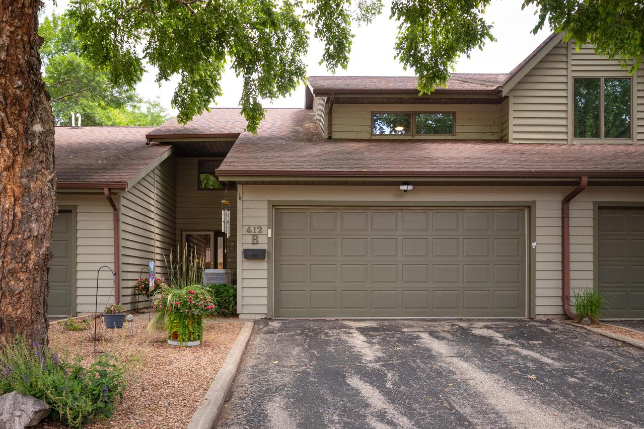 412 Gillette St #B, La Crosse, WI 54603