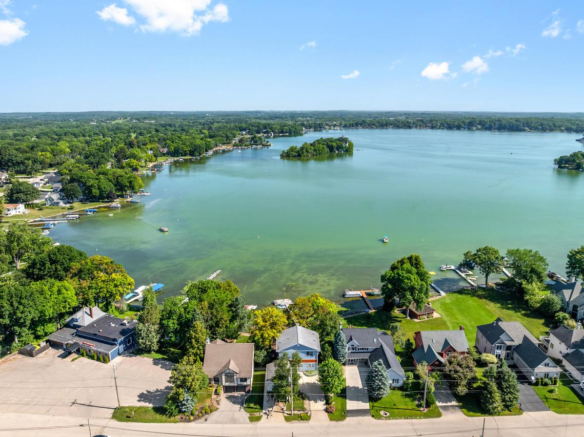 31014 Weiler Rd, Burlington, WI 53105