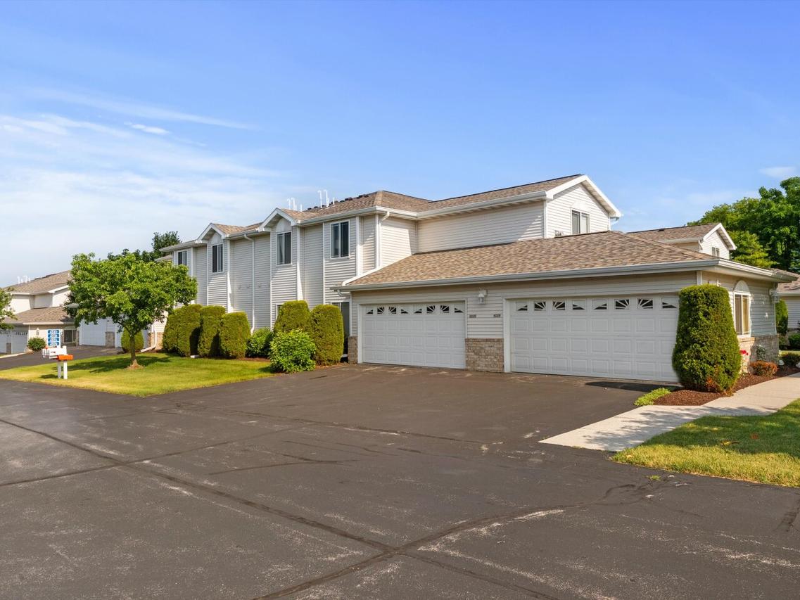 4026 Hazelnut Ct, Sheboygan, WI 53081