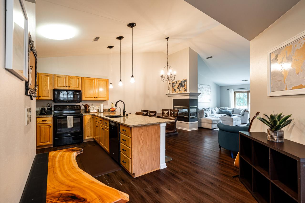 18675 Brookfield Lake #49, Brookfield, WI 53045