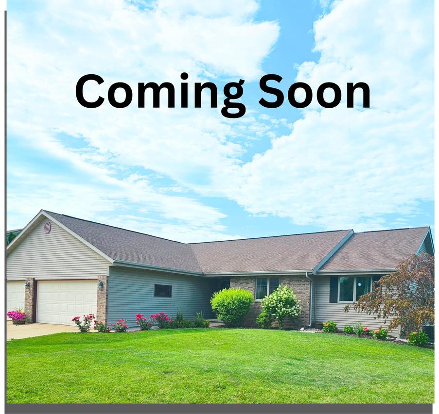 420 E Sunny Hill, Elkhorn, WI 53121