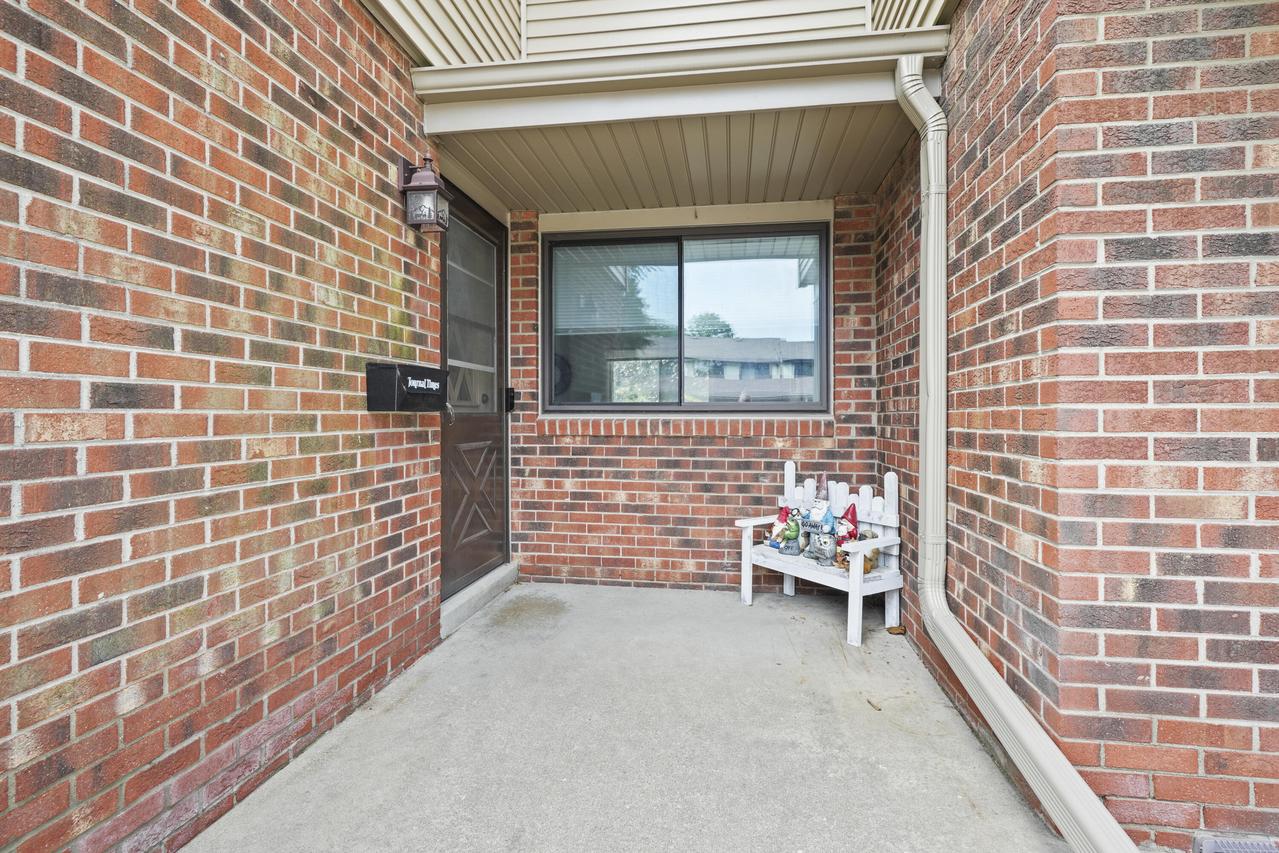5720 Cambridge Cir #1, Mount Pleasant, WI 53406