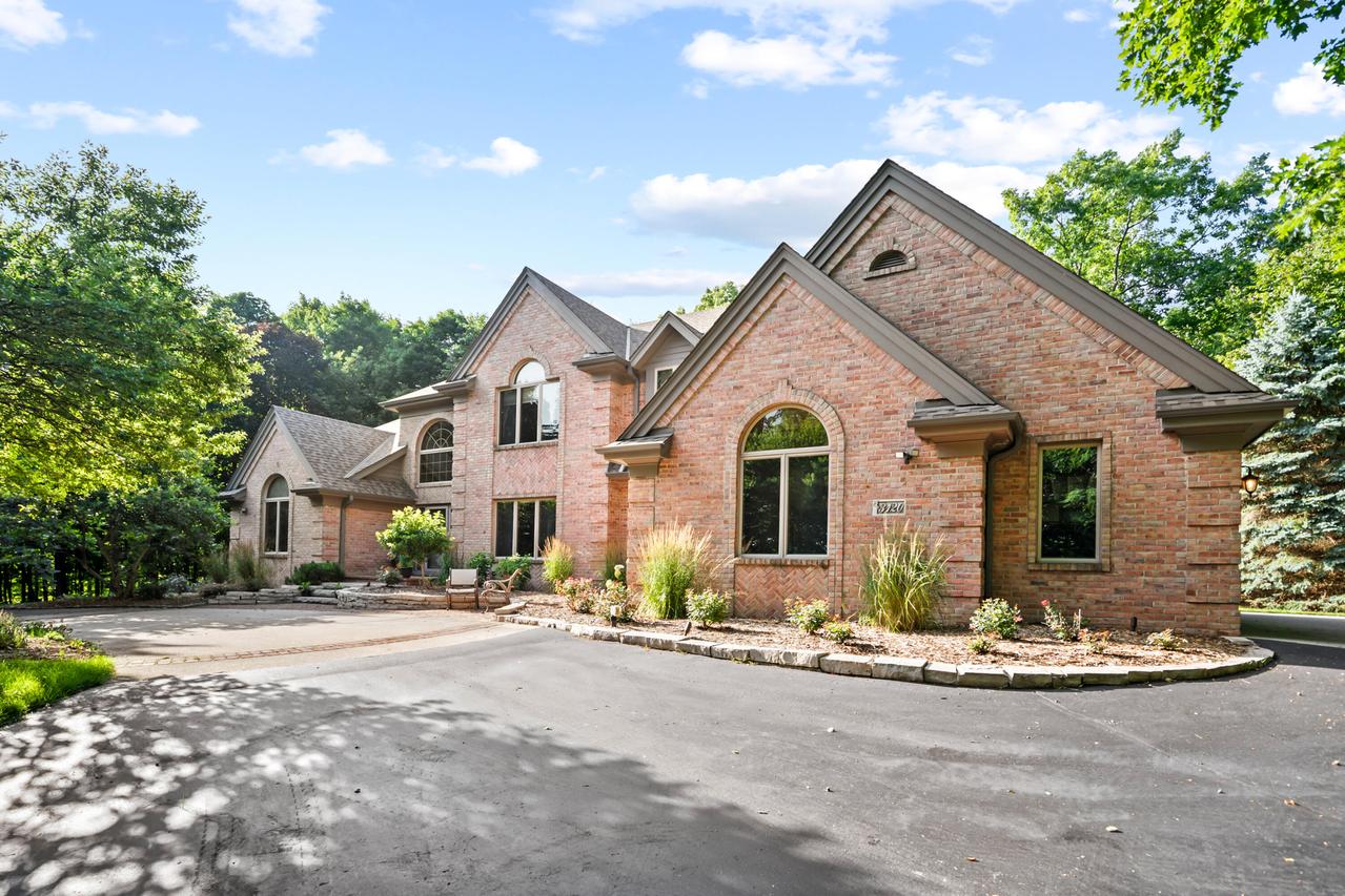 3120 Wedgewood Dr, Richfield, WI 53017