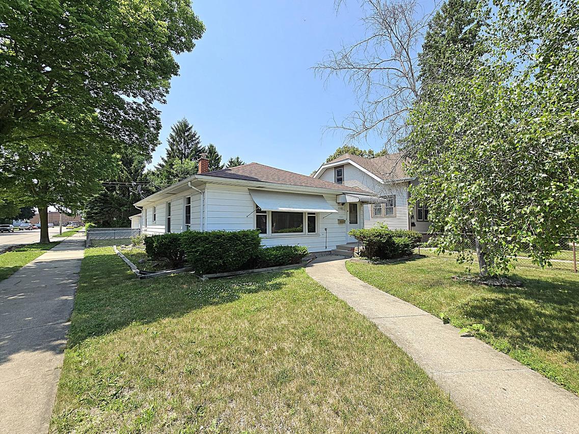 2300 Geneva St, Racine, WI 53402