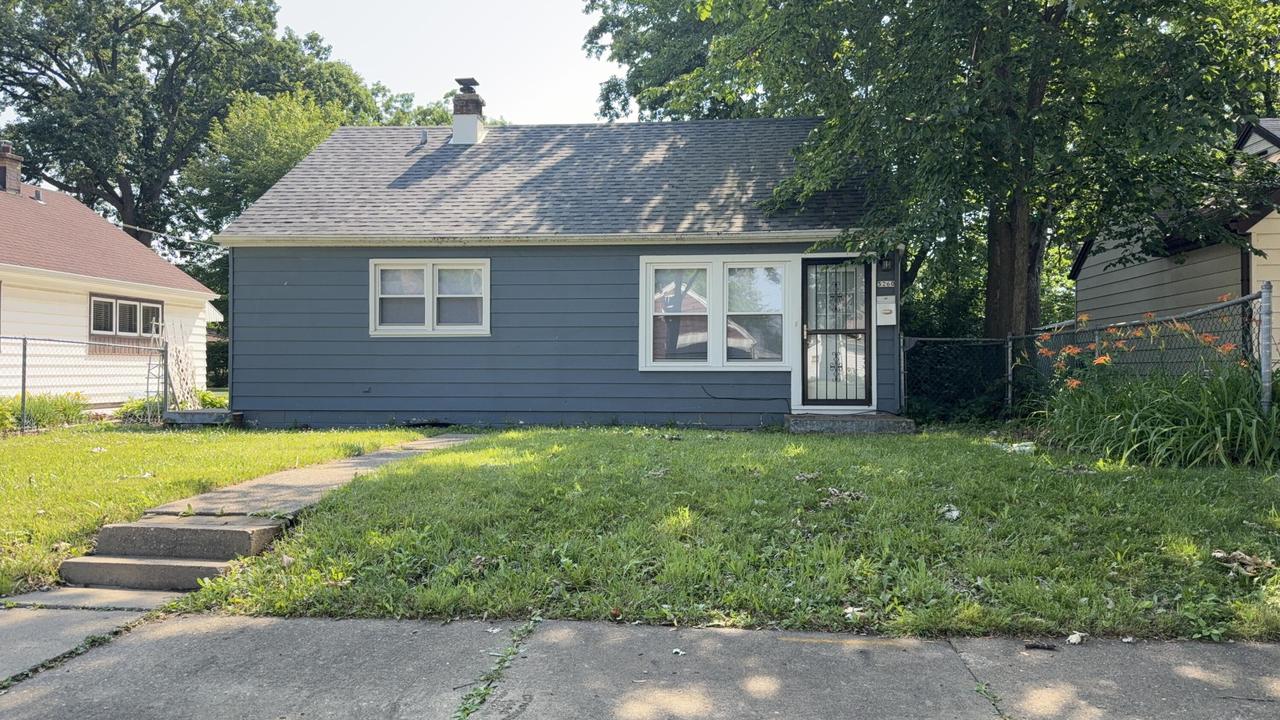 5260 N 46th St, Milwaukee, WI 53218