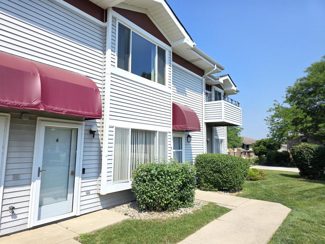 6641 Mariner Dr #6, Mount Pleasant, WI 53406