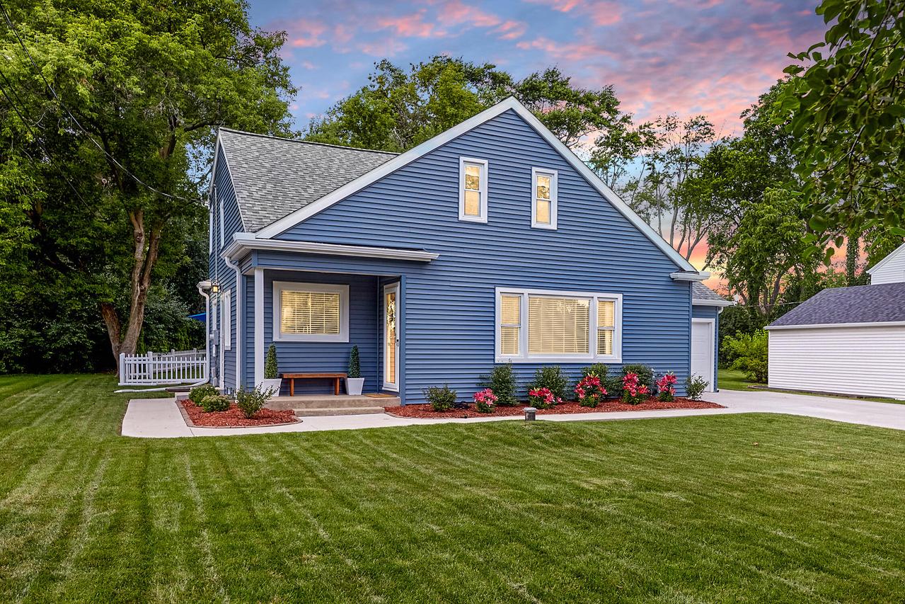 615 Hi View, Elm Grove, WI 53122