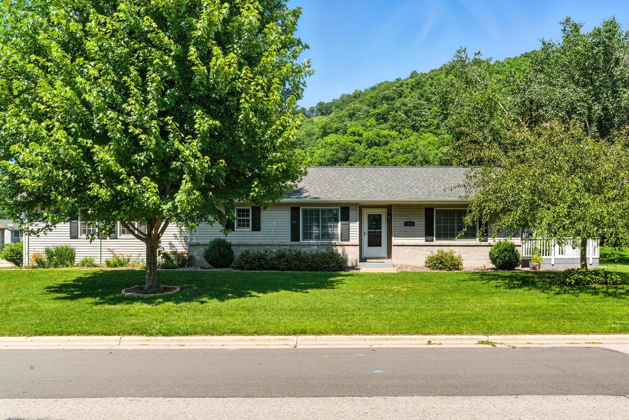 3606 Raintree Pl, La Crosse, WI 54601