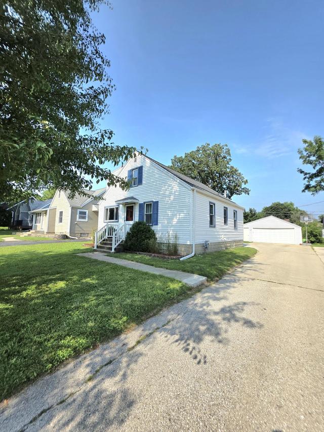 1170 Lois Ave, Brookfield, WI 53045