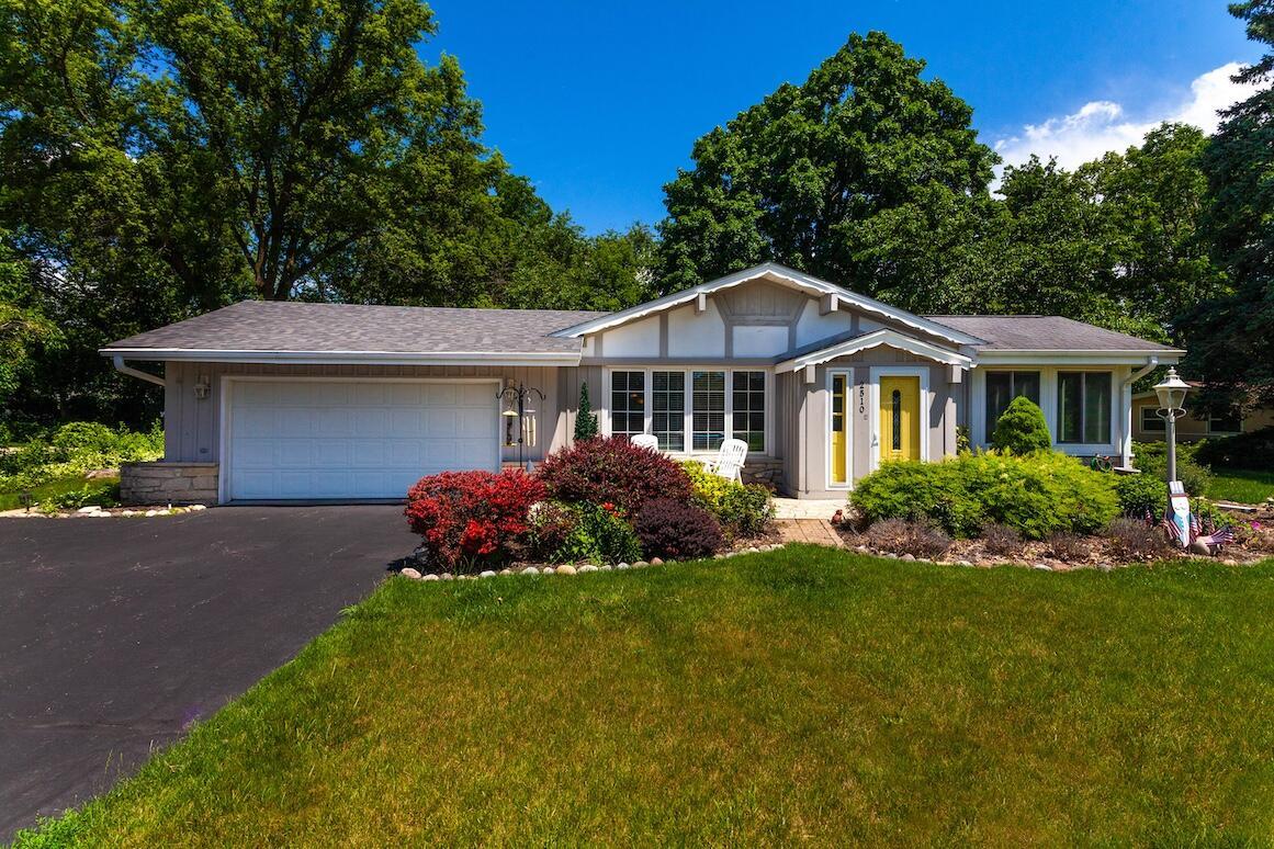 2510 Anita Dr, Brookfield, WI 53045