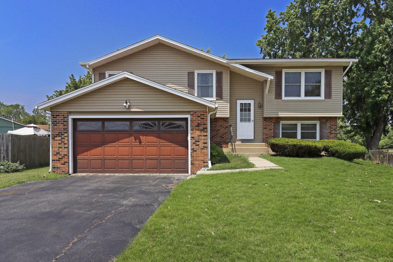12702 64th Ave, Pleasant Prairie, WI 53158