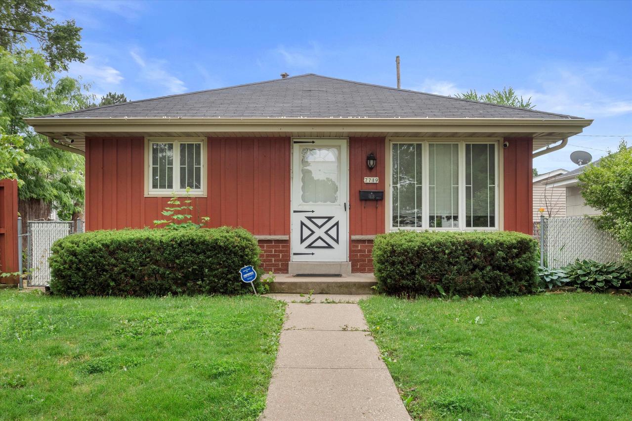 7719 W Florist Ave, Milwaukee, WI 53218