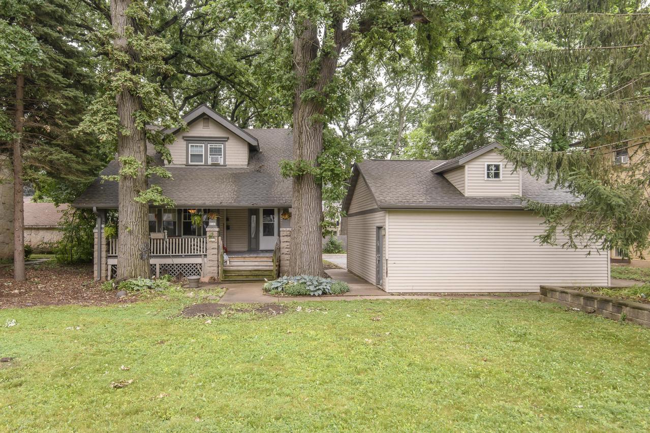 8141 W North Ave, Wauwatosa, WI 53213