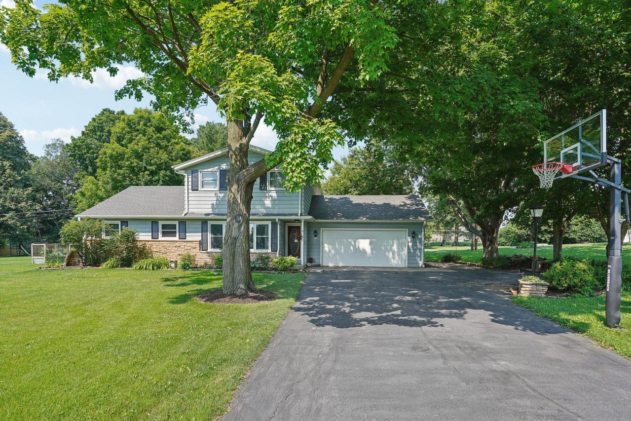 4131 S Church Dr, New Berlin, WI 53151