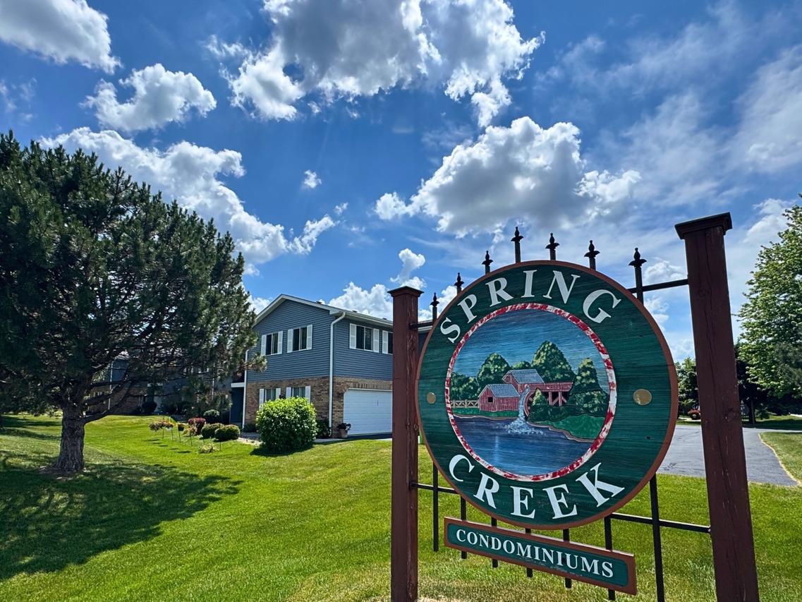 1243 N Sunnyslope Dr #205, Mount Pleasant, WI 53406