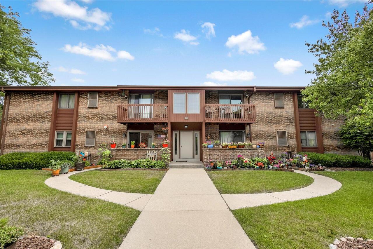 3800 Cheyenne Ct #A, Caledonia, WI 53404
