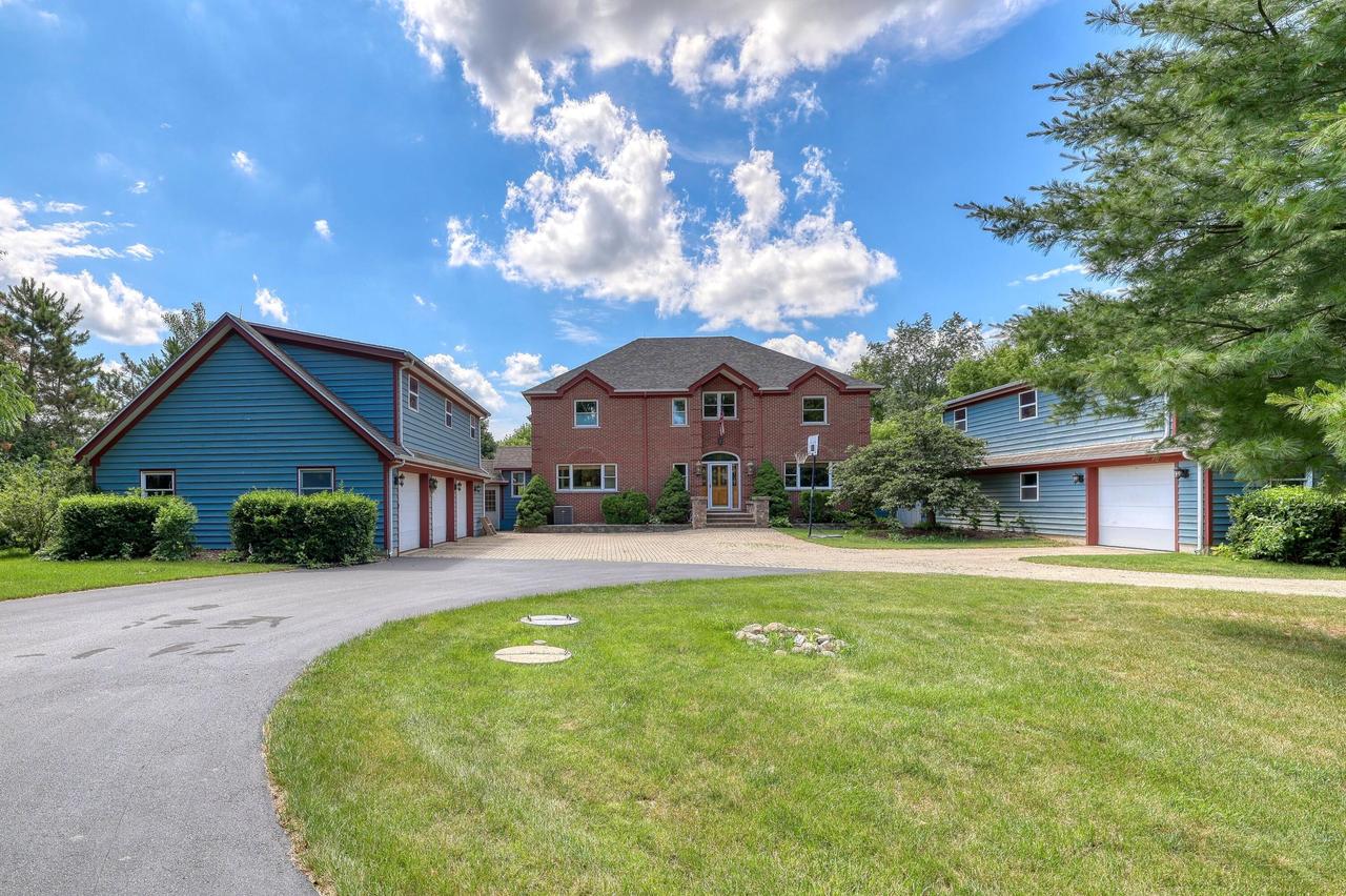 6444 Brever Rd, Burlington, WI 53105