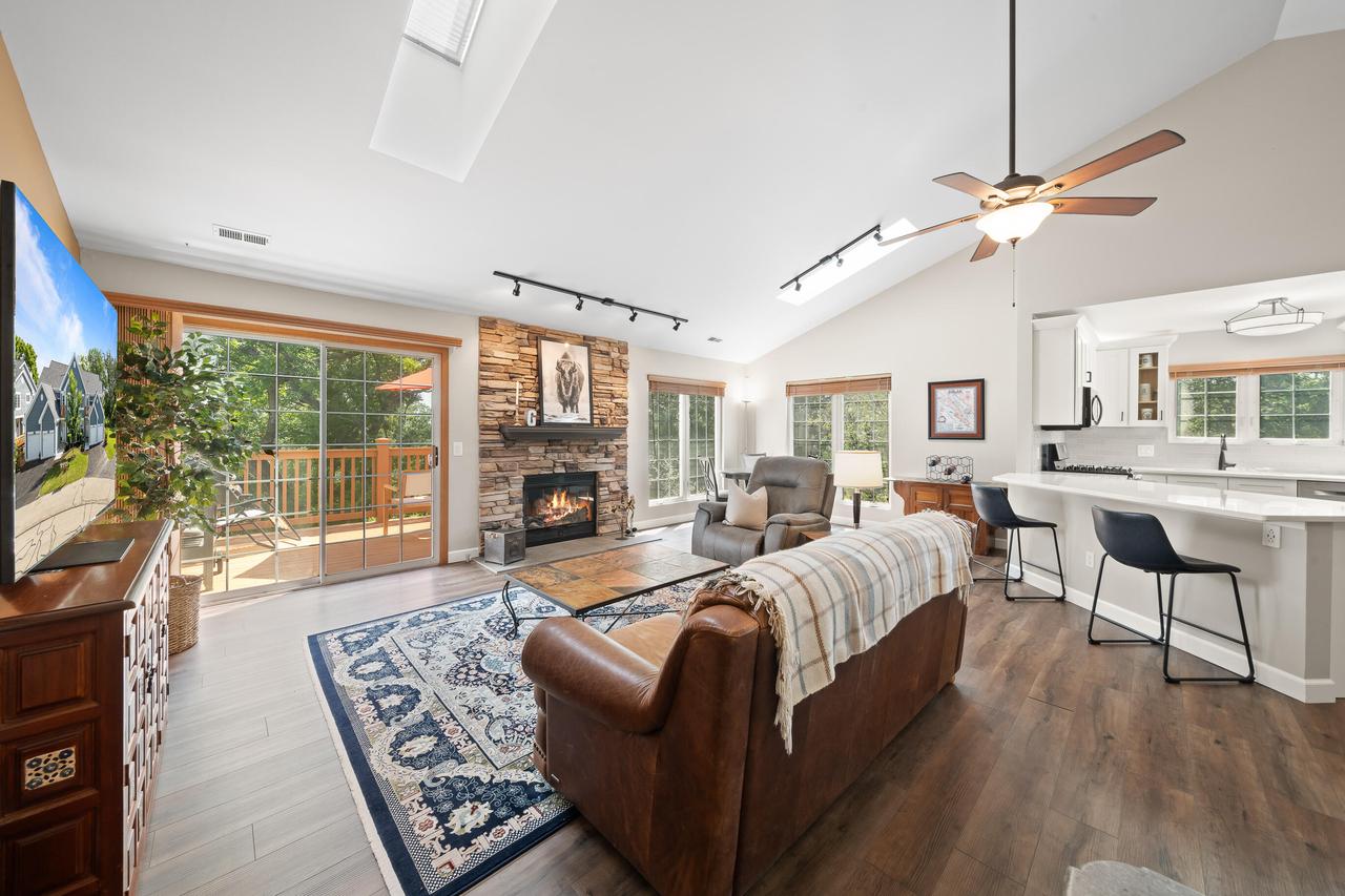 1045 Lakeland Dr #9-35, Geneva, WI 53147