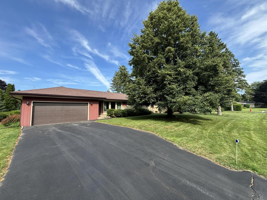 7658 N Delta Pl, Milwaukee, WI 53223
