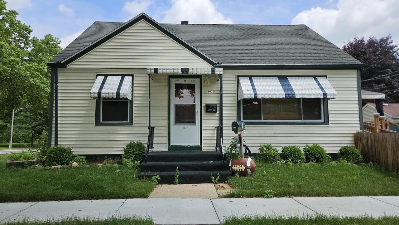 3030 S 33rd St, Milwaukee, WI 53215