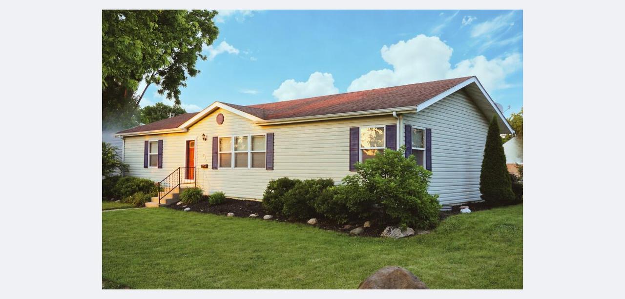 927 State St, Union Grove, WI 53182