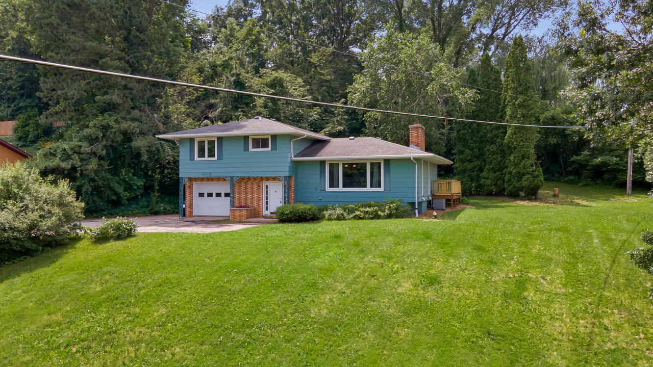 606 Birchwood Ln, West Salem, WI 54669