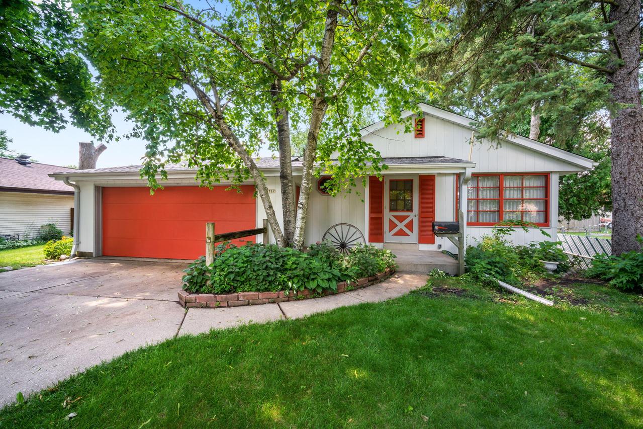 3717 S 96th St, Milwaukee, WI 53228