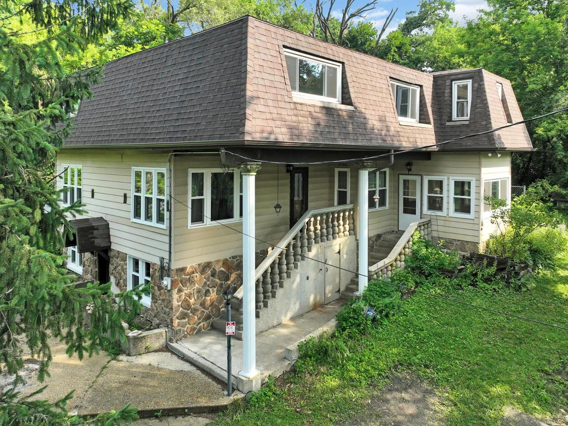 34300 Grand Blvd, Burlington, WI 53105