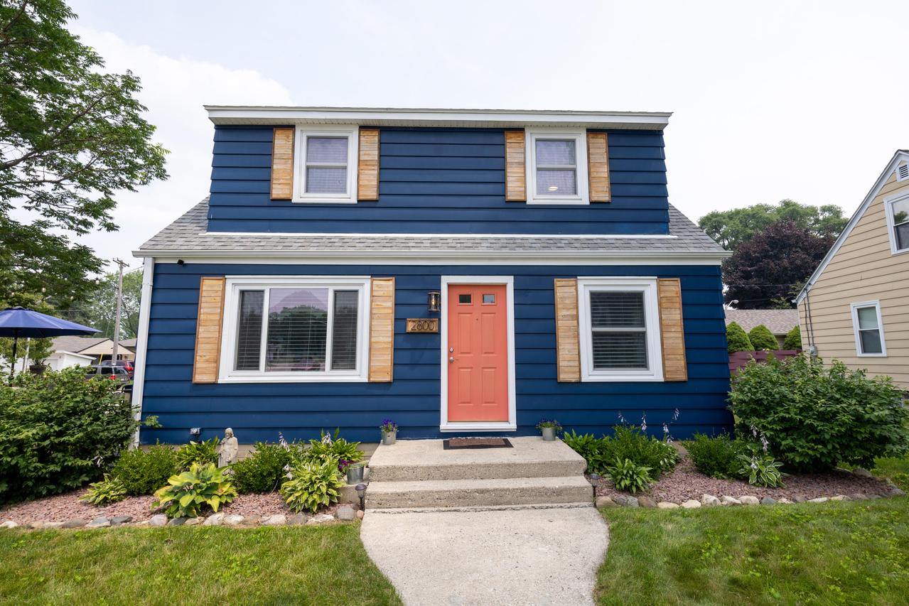 2800 S 111th St, West Allis, WI 53227