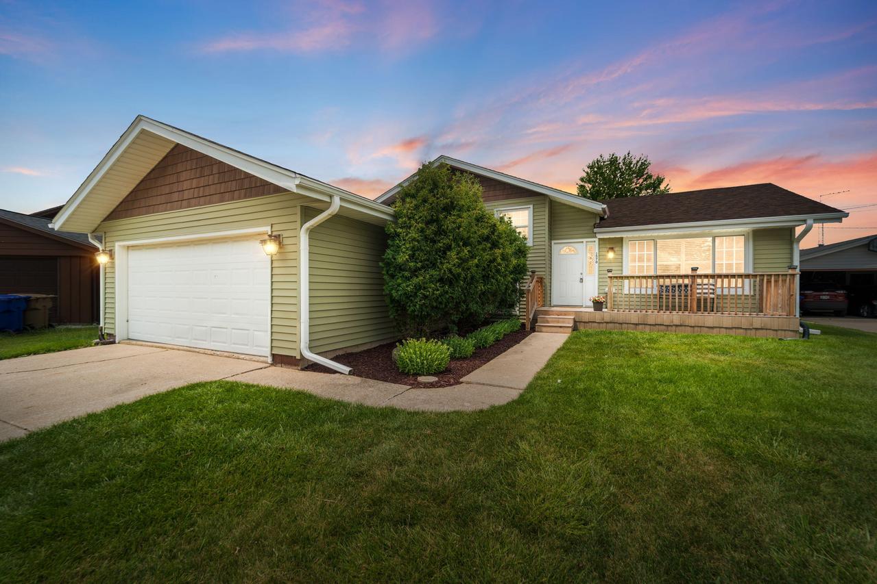 1570 15th Ct, Kenosha, WI 53140
