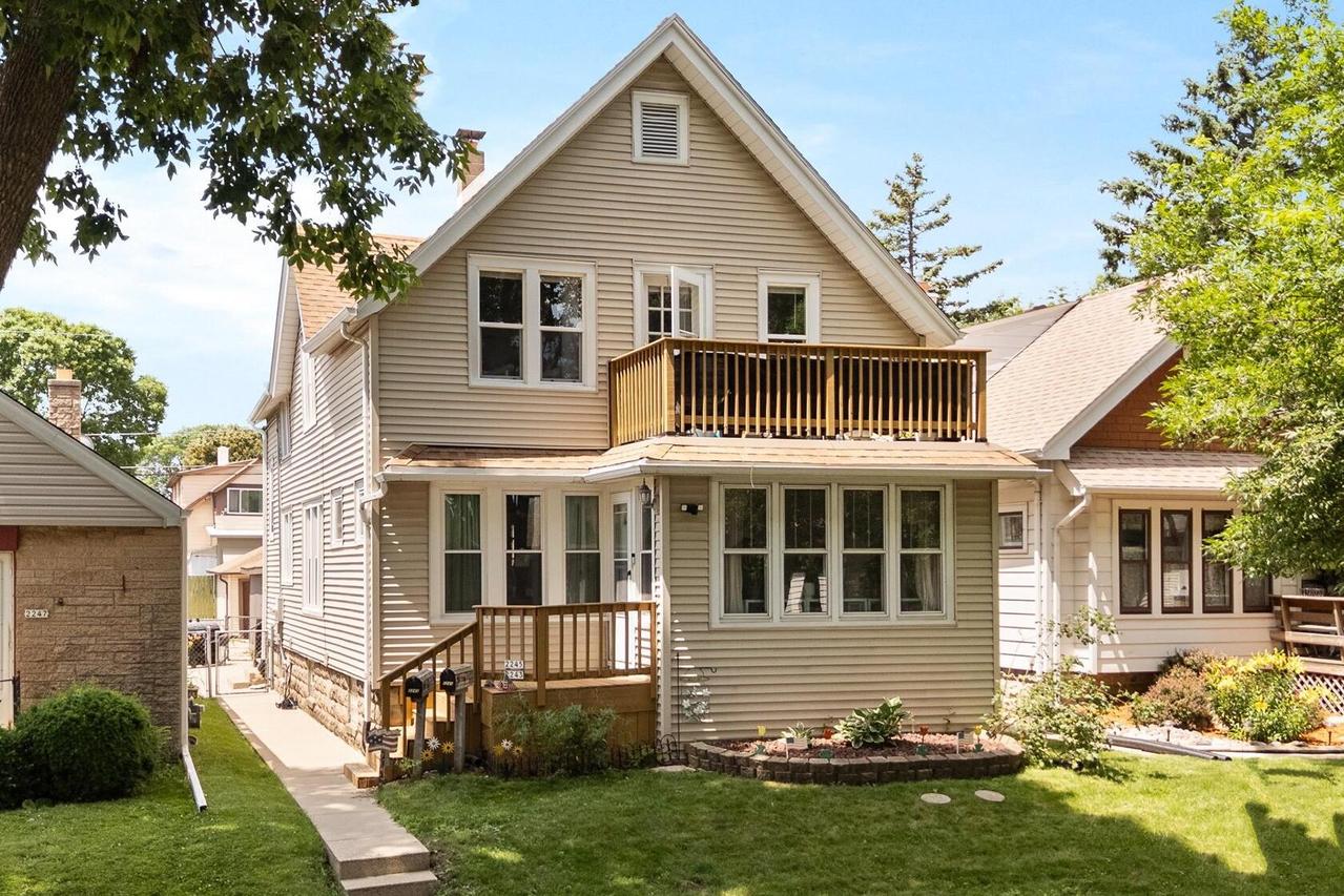 2243 S 73rd St #2245, West Allis, WI 53219