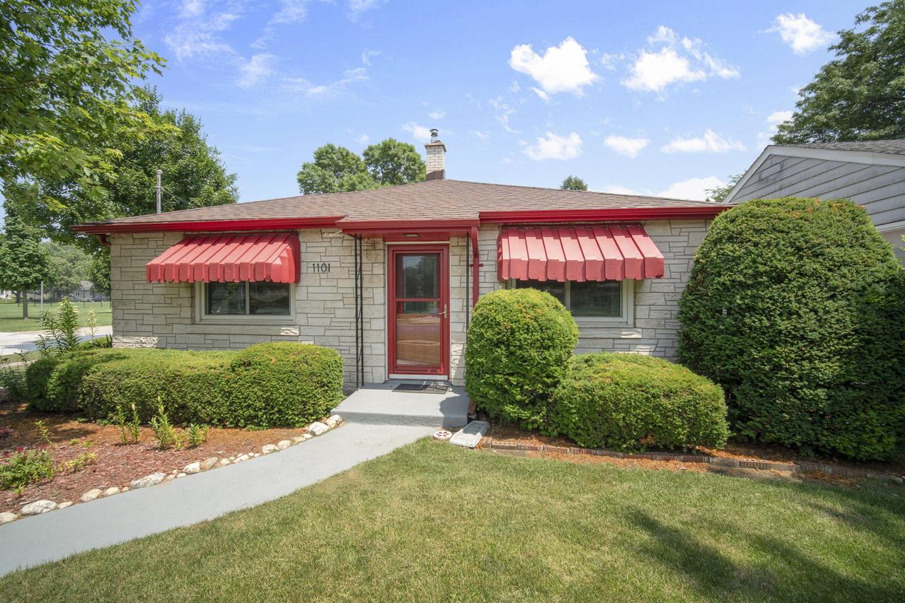 1101 S Grand Ave, Waukesha, WI 53186