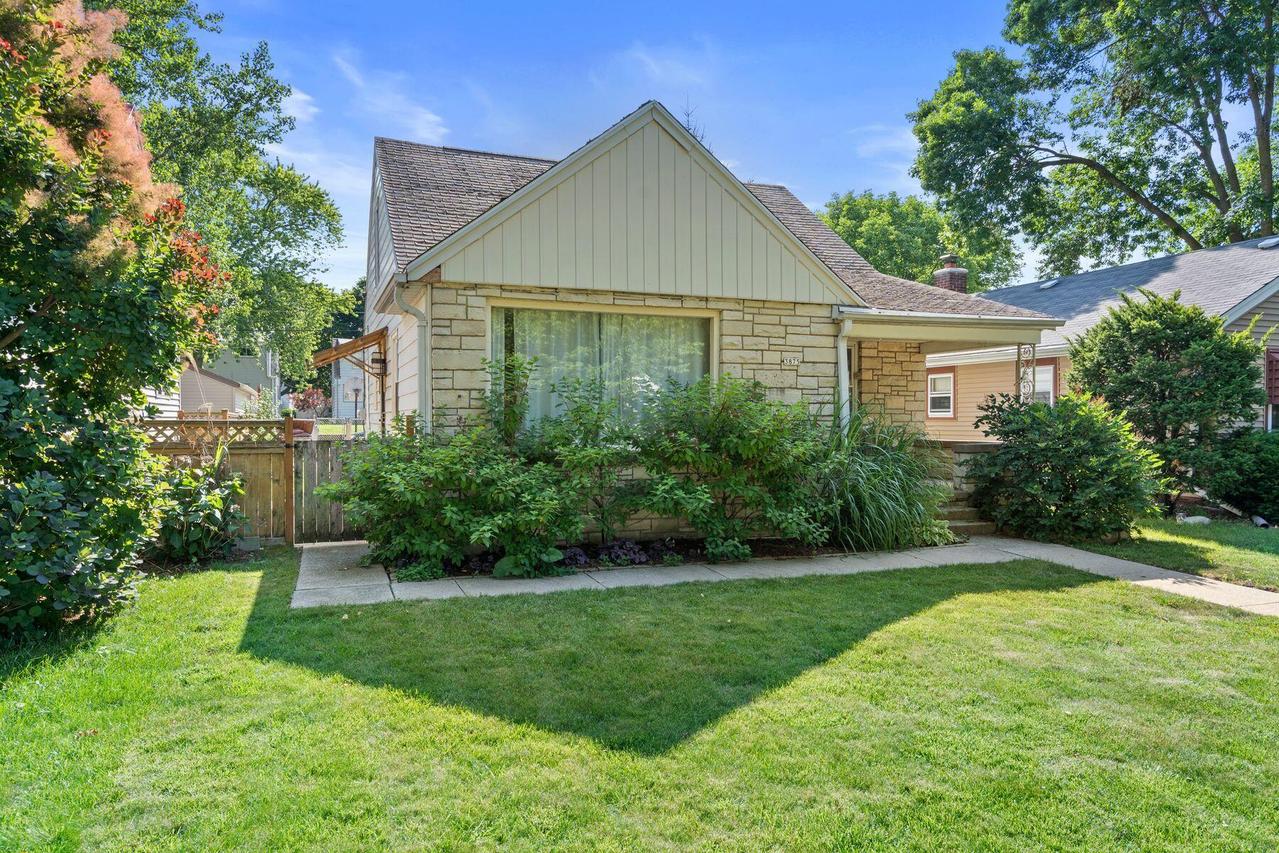 3875 N 70th St, Milwaukee, WI 53216