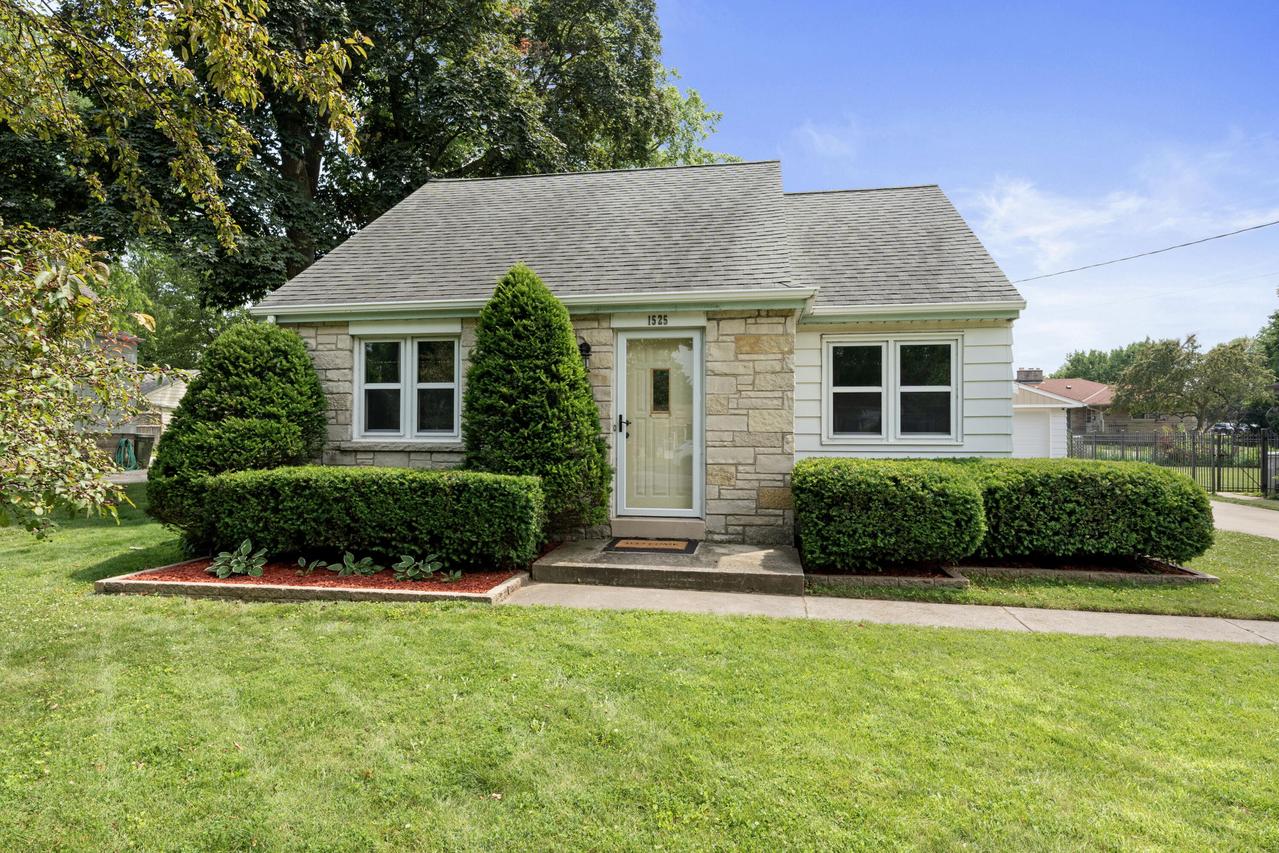 1525 E Morgan Ave, Milwaukee, WI 53207