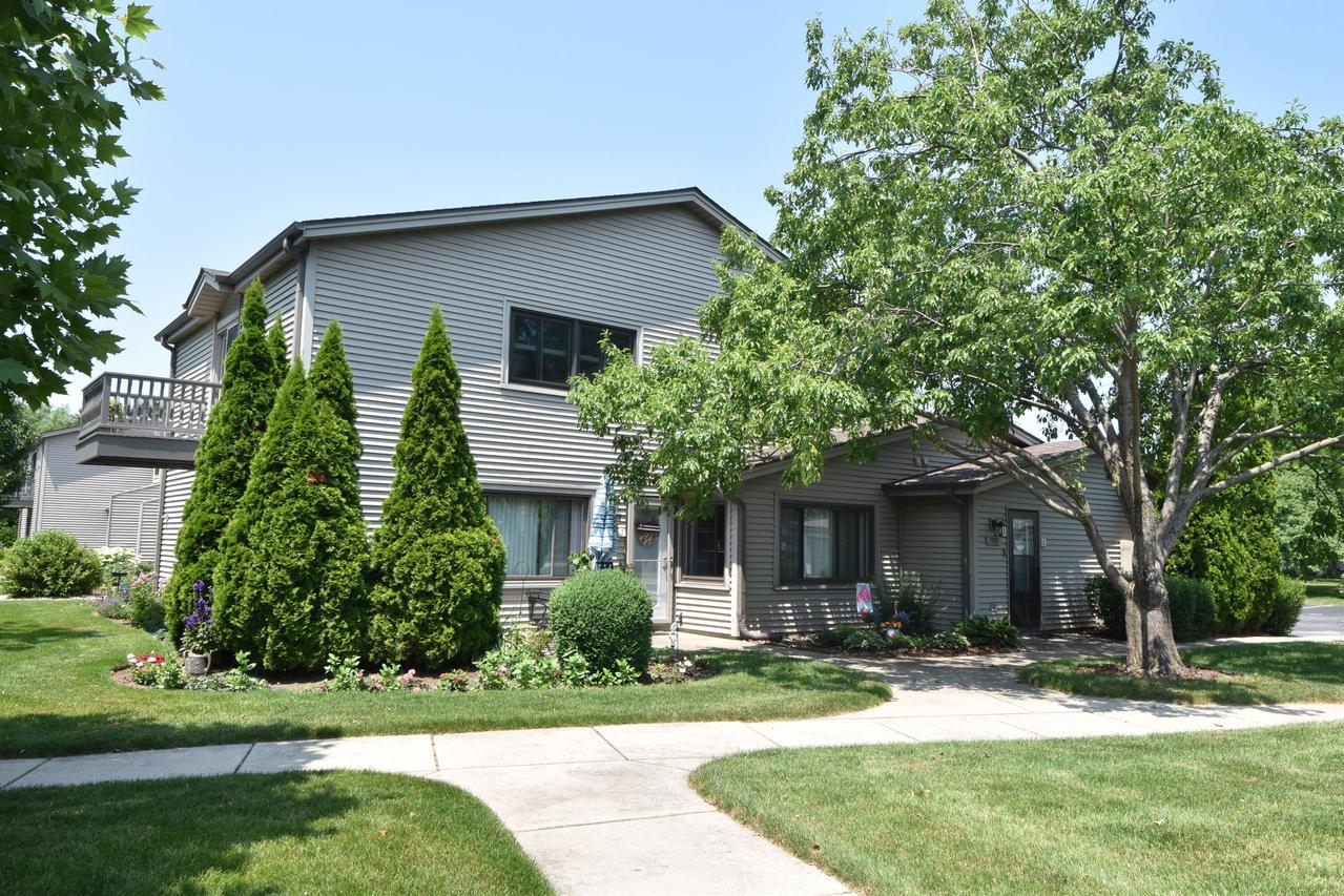 1000 Prairie Dr #8, Mount Pleasant, WI 53406