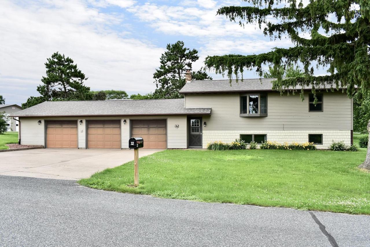 32 W 21st St, Buffalo City, WI 54622