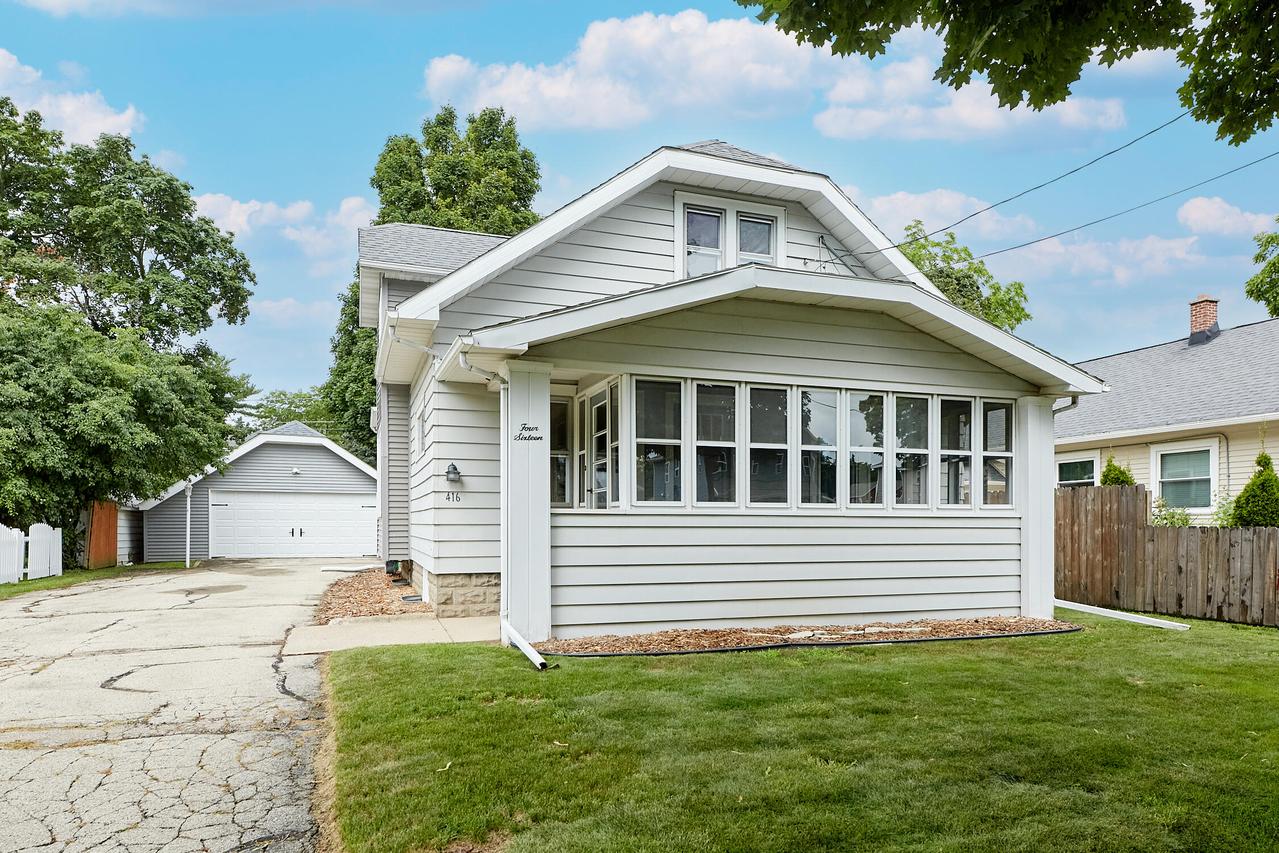 416 Oakland Ave, Waukesha, WI 53186